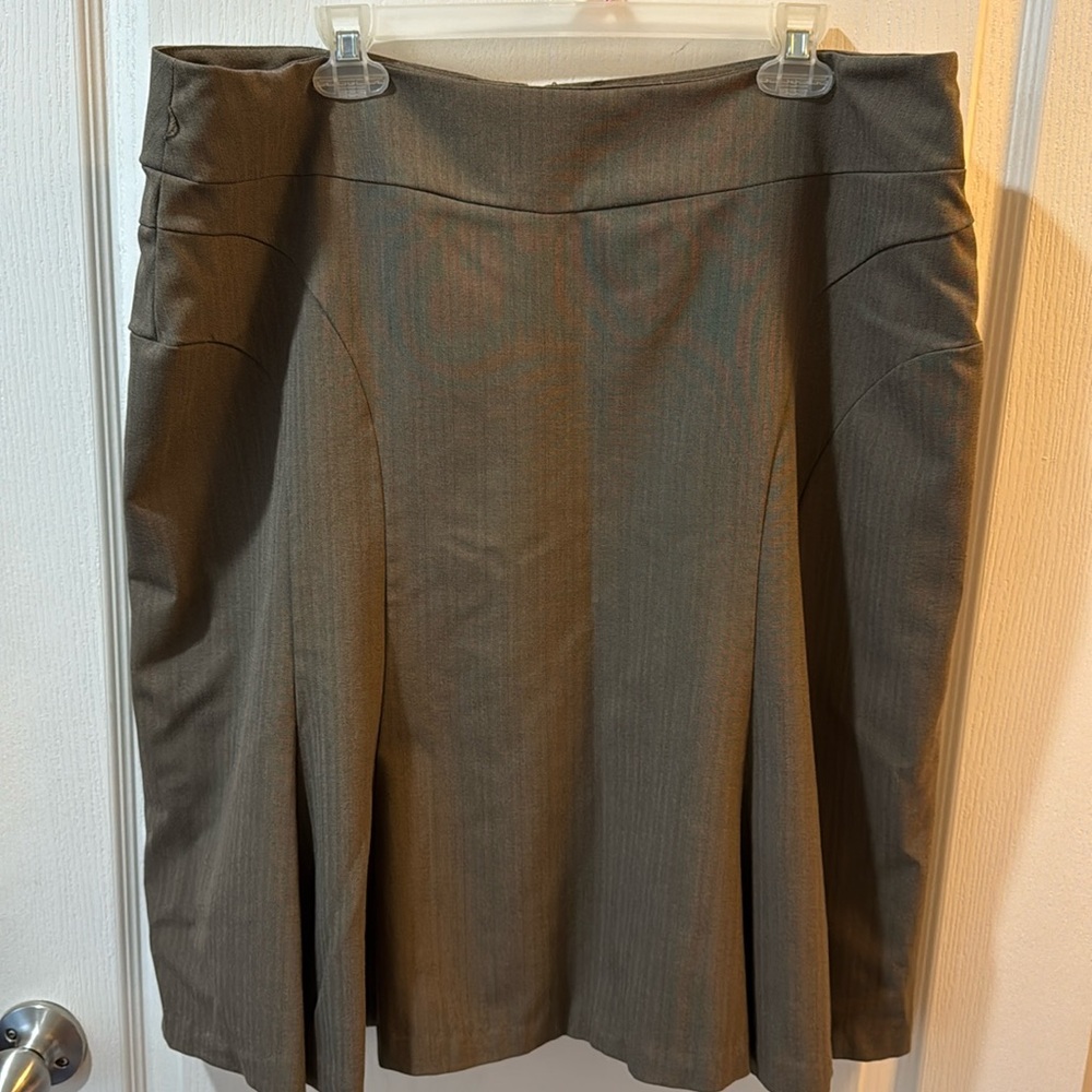 Super cute khaki colored skirt